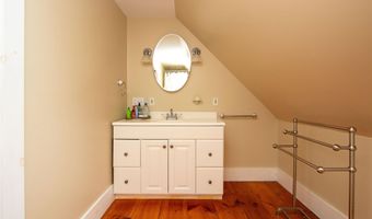 391 Bimson Dr, Barnet, VT 05821