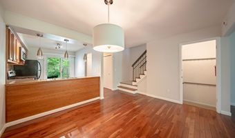 672 Greenhills Dr, Ann Arbor, MI 48105