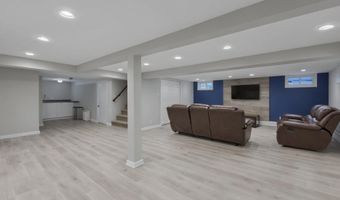 143 Oak St, Amityville, NY 11701