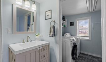 1612 W Glenville Rd, Amsterdam, NY 12010