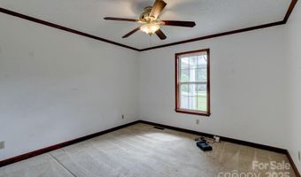 589 White Pines Cir, Camden, SC 29020