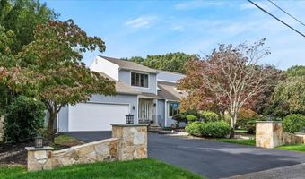 30 Dutchess Dr, Cranston, RI 02921