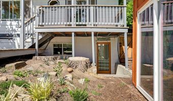 840 Harmony Ln, Ashland, OR 97520