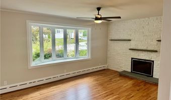 5 Susan Cir, Johnston, RI 02919