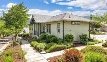 877 N Mountain Ave, Ashland, OR 97520