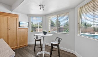 22163 Broken Lance Rd, Apple Valley, CA 92307