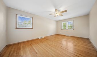 2115 E EUCLID Ave, Arlington Heights, IL 60004