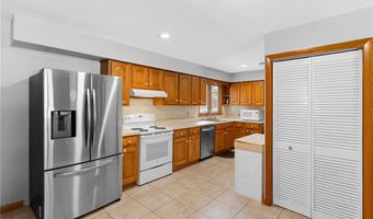 193 Fairway Dr, Akron, OH 44333