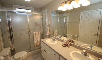 946 Emerald Hills Dr S, Arnolds Park, IA 51331