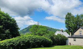 18 Demers St, Berlin, NH 03570