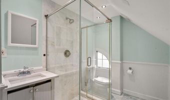 34 Bull St, Newport, RI 02840
