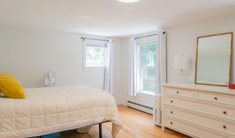 32 Pleasant Hill Rd, Falmouth, ME 04105