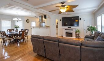 34 Shore Rd, East Providence, RI 02915