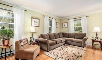 89 Candlewood Lake Rd, Brookfield, CT 06804