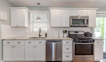 37 Union St, Lincoln, RI 02865