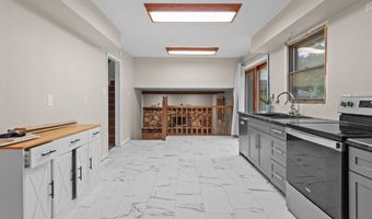 621 Pioneer Dr, Indianapolis, IN 46217