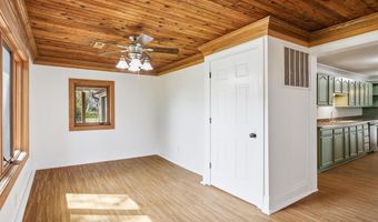 124 Roselawn St, Algonac, MI 48001