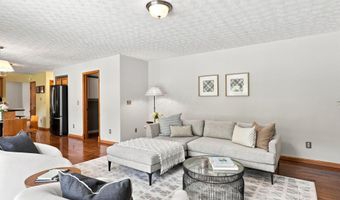 1438 Newell Ct, Columbus, OH 43228