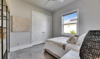 706 MANNS HARBOR Dr, Apollo Beach, FL 33572