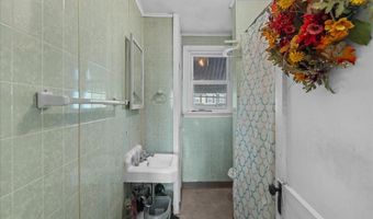 94 E BROWNING Rd, Bellmawr, NJ 08031