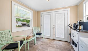 825 Valley Dr, Amherst, OH 44001