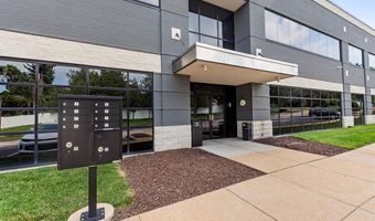 174 Clarkson Rd, Ballwin, MO 63011