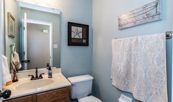 1915 Fox Pointe Dr, Arnold, MO 63010