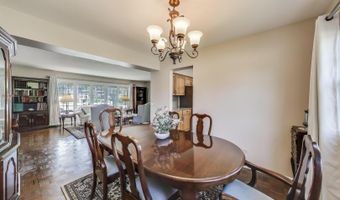 206 W Hintz Rd, Arlington Heights, IL 60004