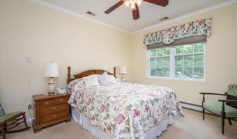 12 Sarah Ct, Amityville, NY 11701