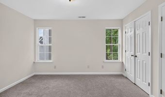 1209 Waterford Green Dr, Apex, NC 27502