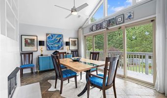 648 York View Dr, Auburn, GA 30011