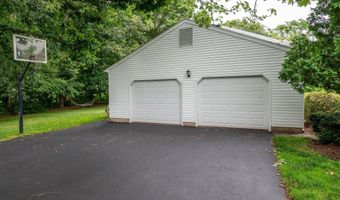 620 Riverside Dr, Cheshire, CT 06410