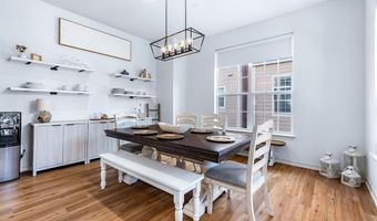 15763 Spectrum Dr 93, Addison, TX 75001