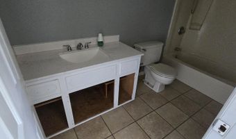 632 Carver Cir, Alford, FL 32420