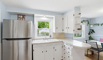13 Garden Dr, Lincoln, RI 02865