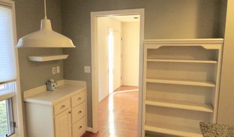 2134 Overlook Ct, Ann Arbor, MI 48103