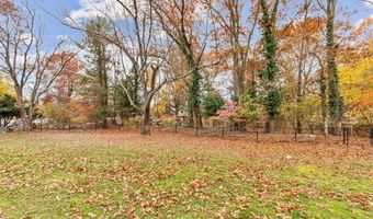 27 Christine Dr, Barrington, RI 02806