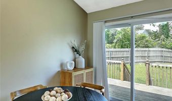 5 Craigie Ave, Johnston, RI 02919
