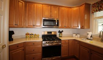 68 Delray Ln, Absecon, NJ 08201