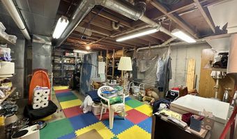 203 Emerald Meadows Dr, Arnolds Park, IA 51331