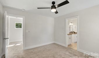 1522 Wembley Dr, Charlotte, NC 28205