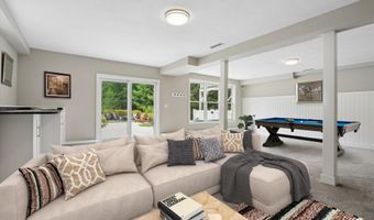 15 Strafford Ln, Bedford, NH 03110