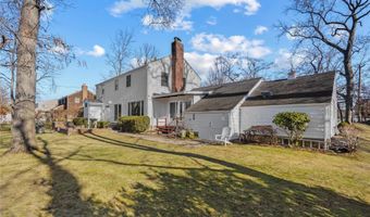 11 Searingtown Rd, Albertson, NY 11507