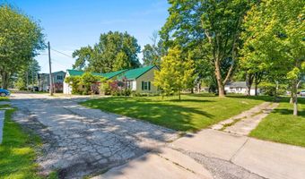 1320 STATE St, Algoma, WI 54201