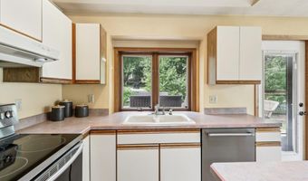 13 Apple Hill Cir, Madison, WI 53717