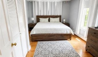 30 Gibson Ave, Narragansett, RI 02882