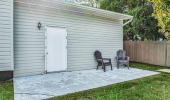 76 Maple St, Beachwood, NJ 08722