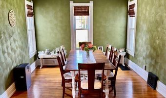 305 N Washington St, Abingdon, IL 61410