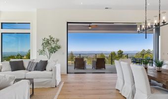 3855 Royal Manor Pl, Santa Rosa, CA 95404