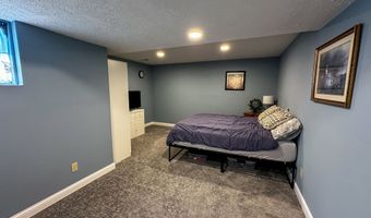 323 Woodfield Dr, Batesville, IN 47006